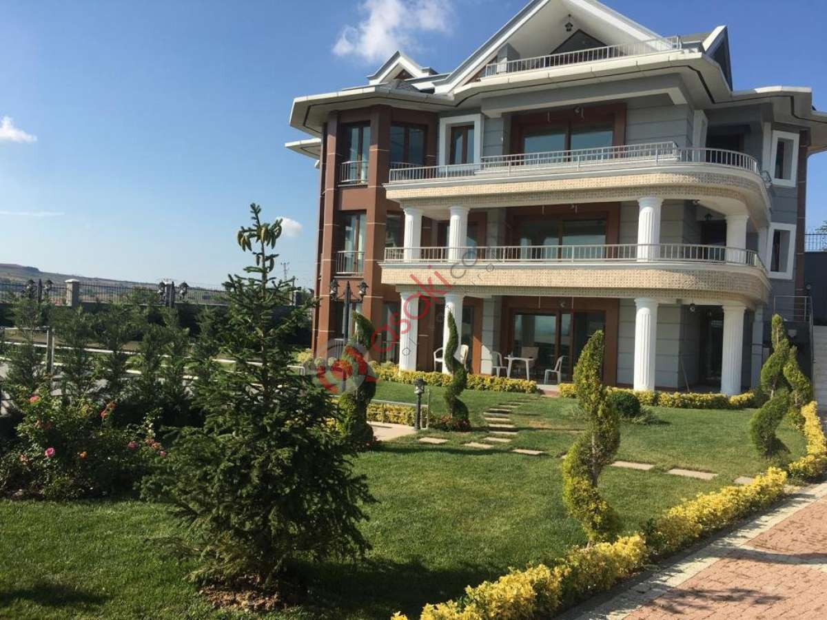 Büyükçekmece Celaliyede Satılık Mükemmel Villa