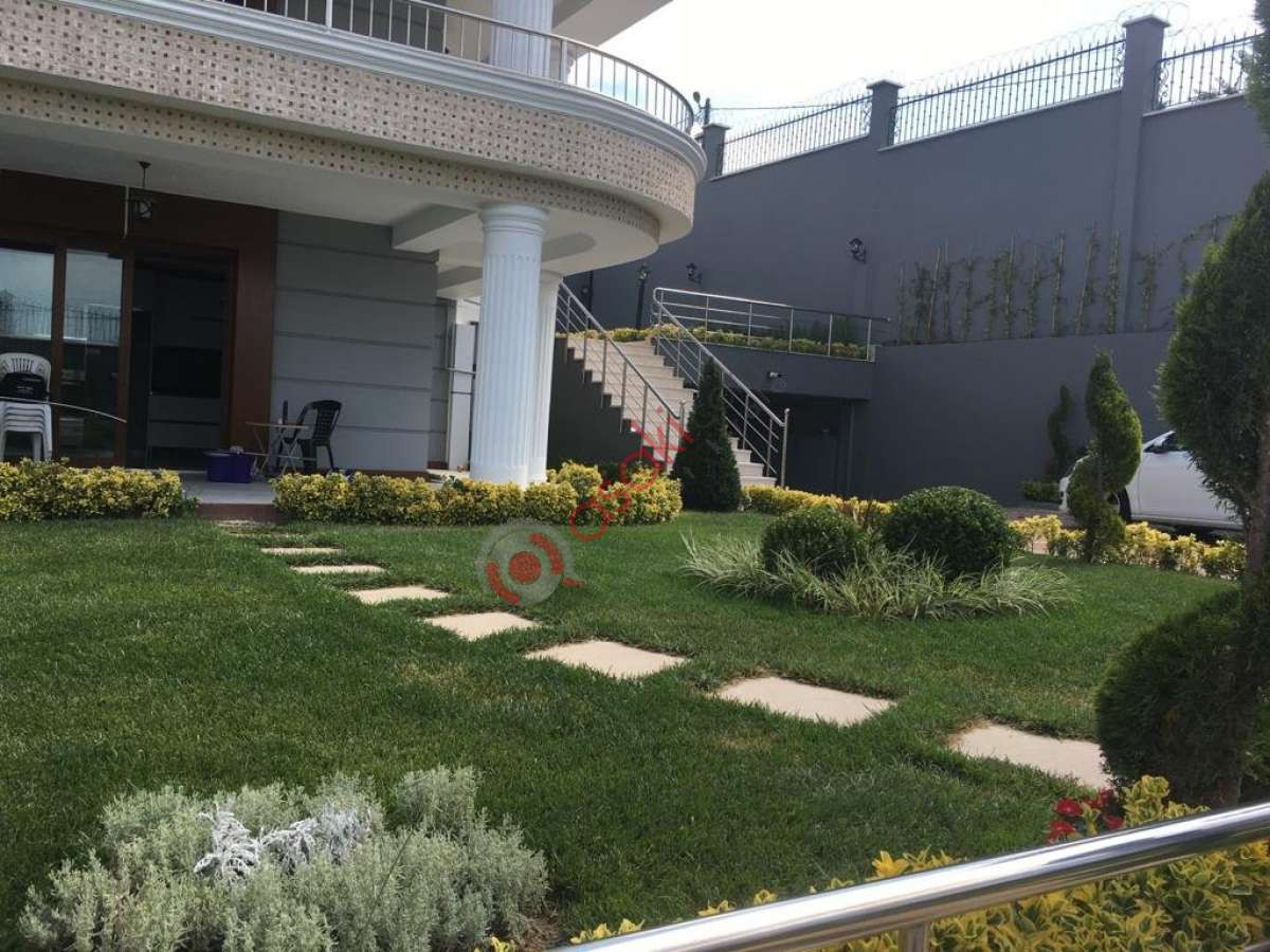 Büyükçekmece Celaliyede Satılık Mükemmel Villa