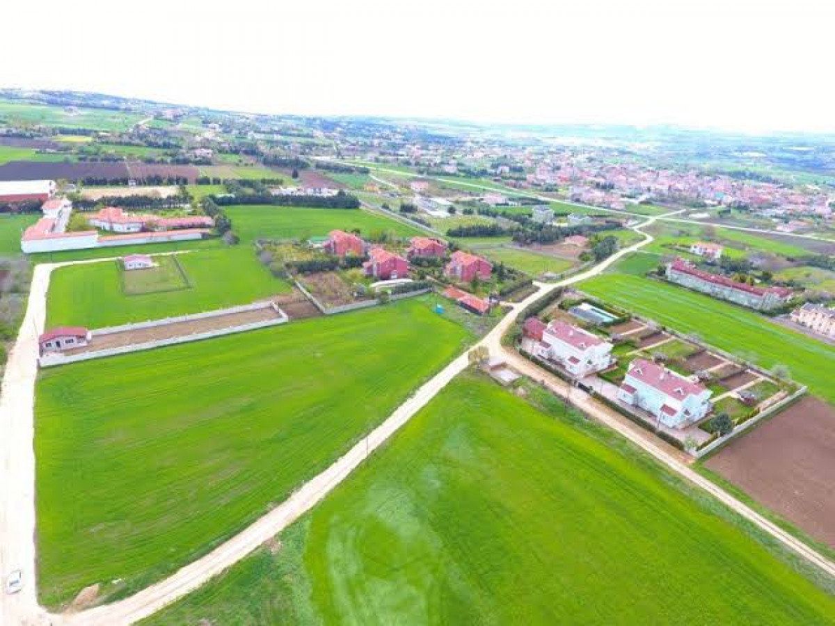 Silivri Kavaklida Satilik Villa Arsasi