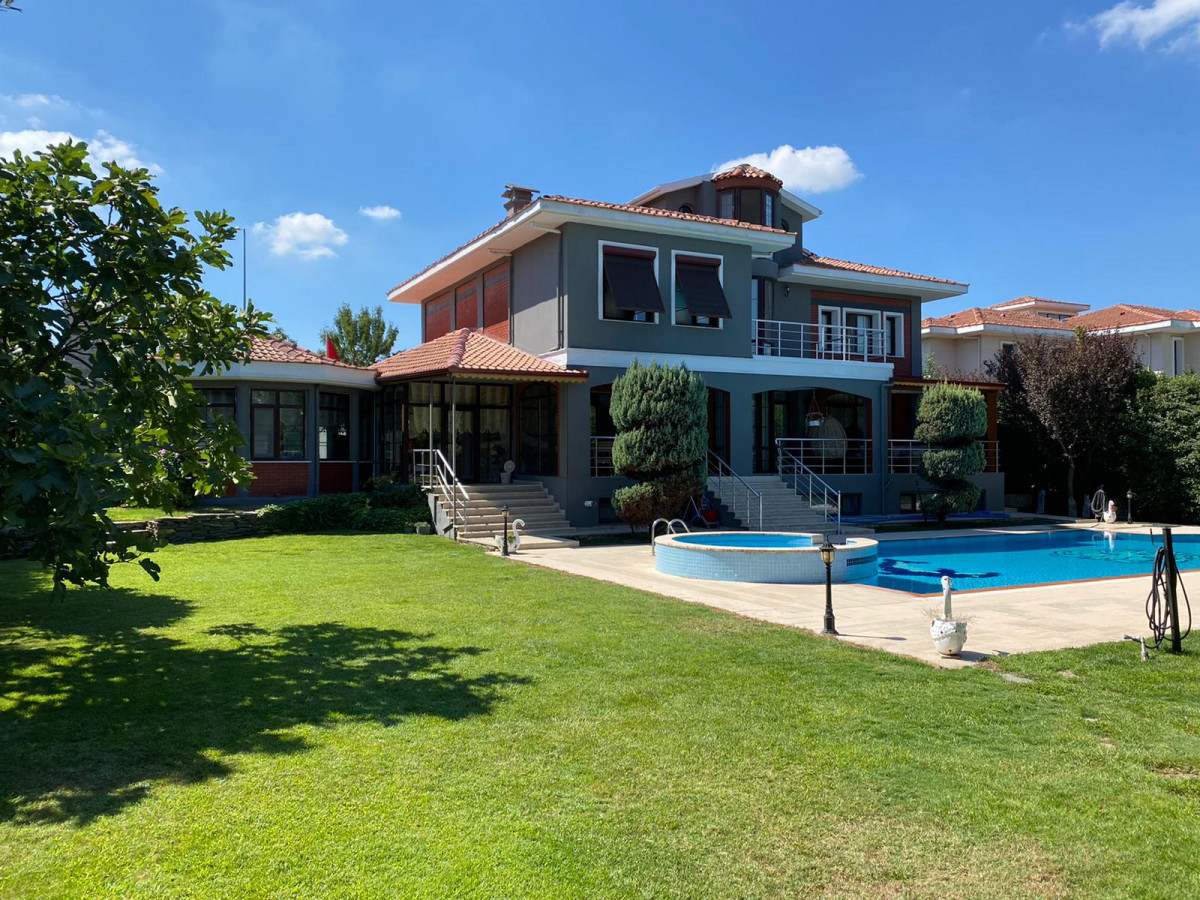 Büyükçekmece Tepekent\'te Satılık Villa