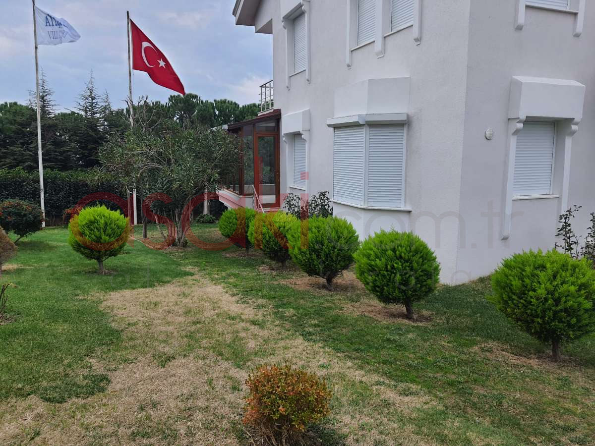 Celaliyede Satılık Mükemmel Manzaralı Triplex Villa