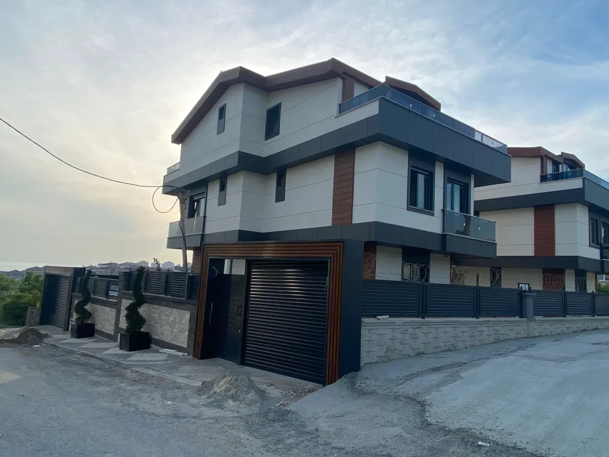 Beylikdüzü Gürpınar\'da 2 Adet Satılık villa