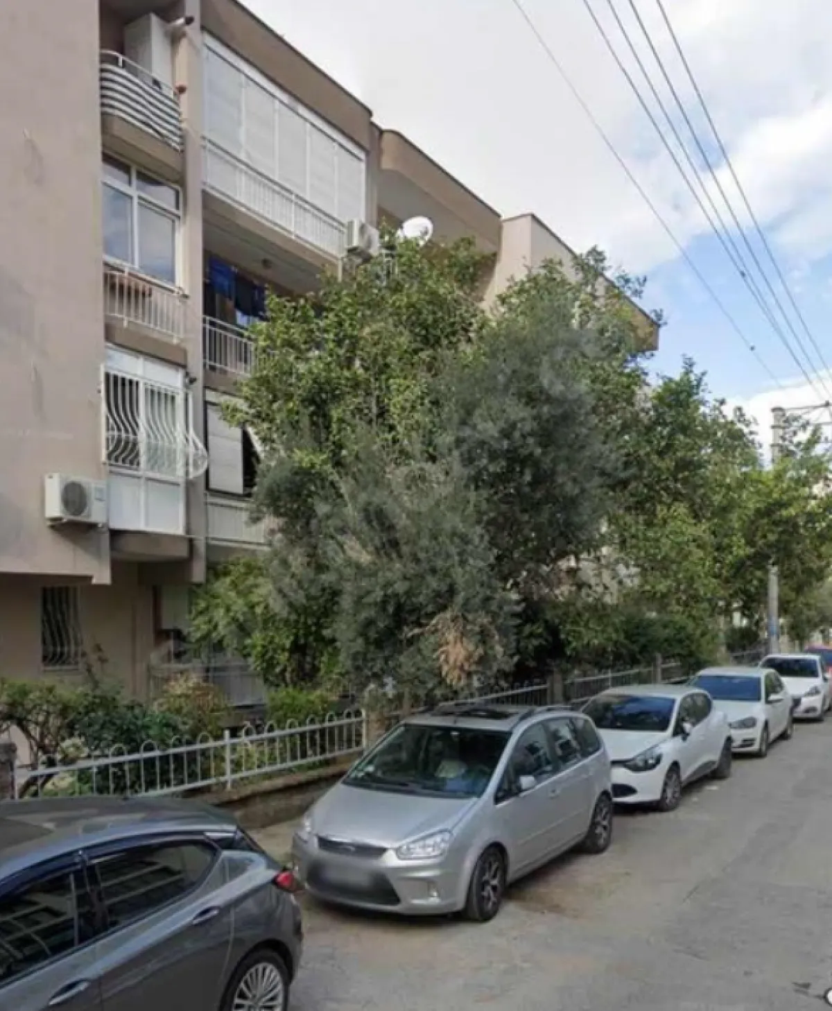 BAYRAKLI OSMANGAZİ MAHALLESİNDE SATILIK 3+1 DAİRE