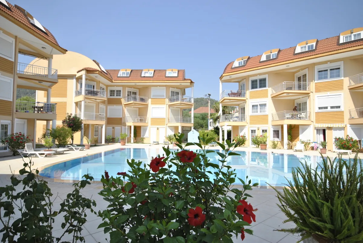 Kemer Merkezde Denize Yakın Eşyalı Satılık Dubleks Daire