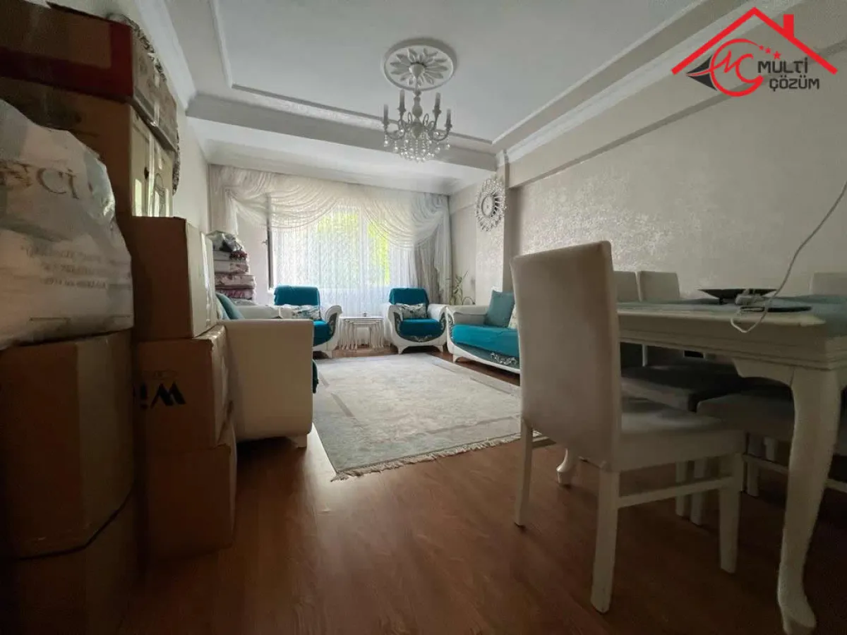 Yenibosna Hürriyet mahallesinde satılık 2+1 daire 13 yaşında - Büyük 1