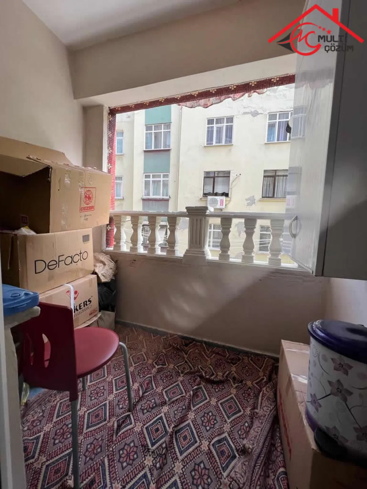 Yenibosna Hürriyet mahallesinde satılık 2+1 daire 13 yaşında - Büyük 11