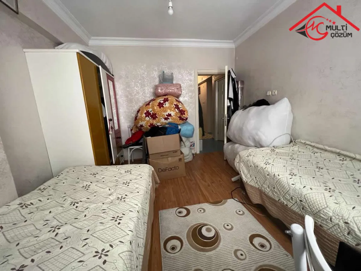 Yenibosna Hürriyet mahallesinde satılık 2+1 daire 13 yaşında - Büyük 15