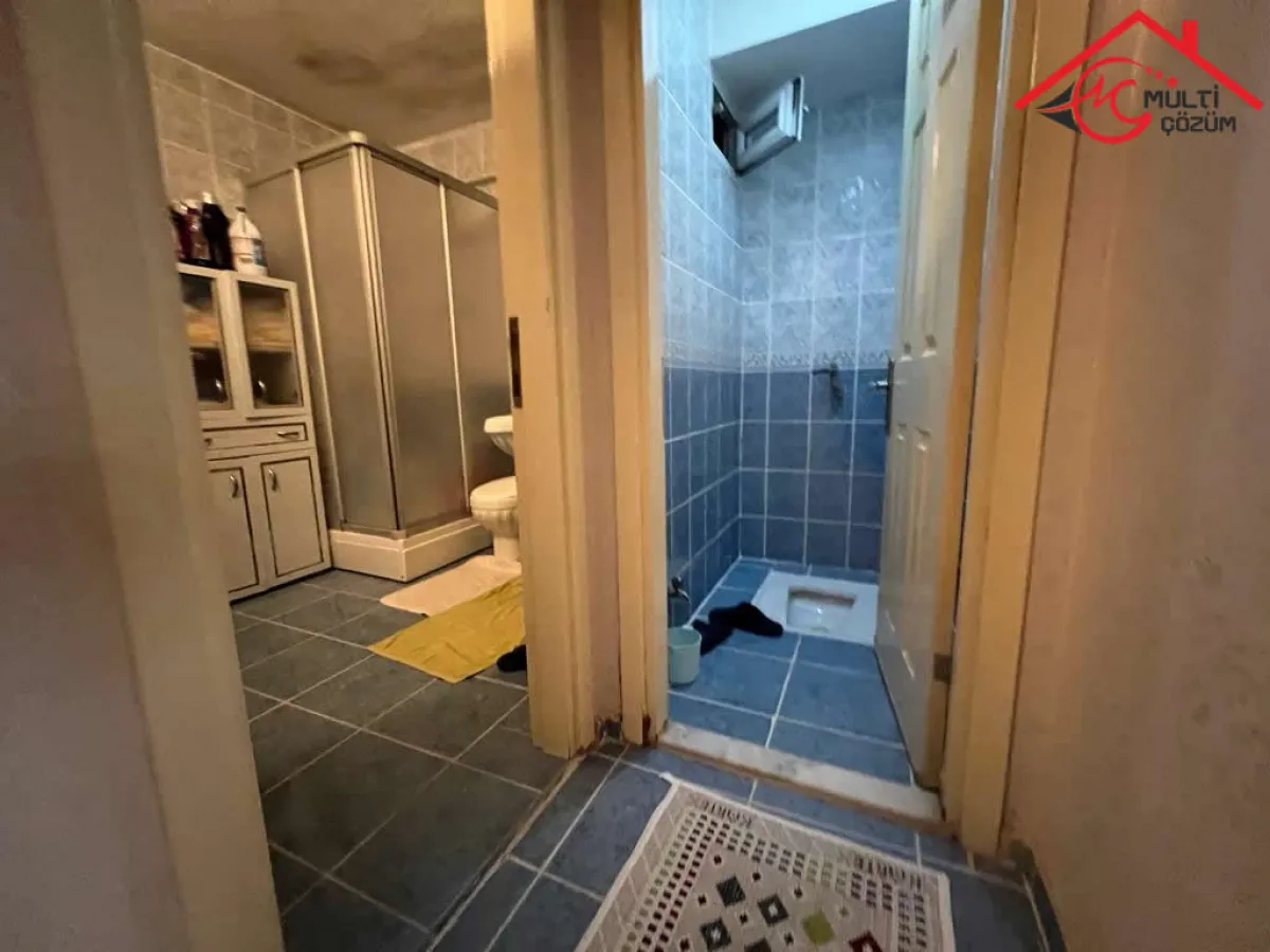 Yenibosna Hürriyet mahallesinde satılık 2+1 daire 13 yaşında - Büyük 16