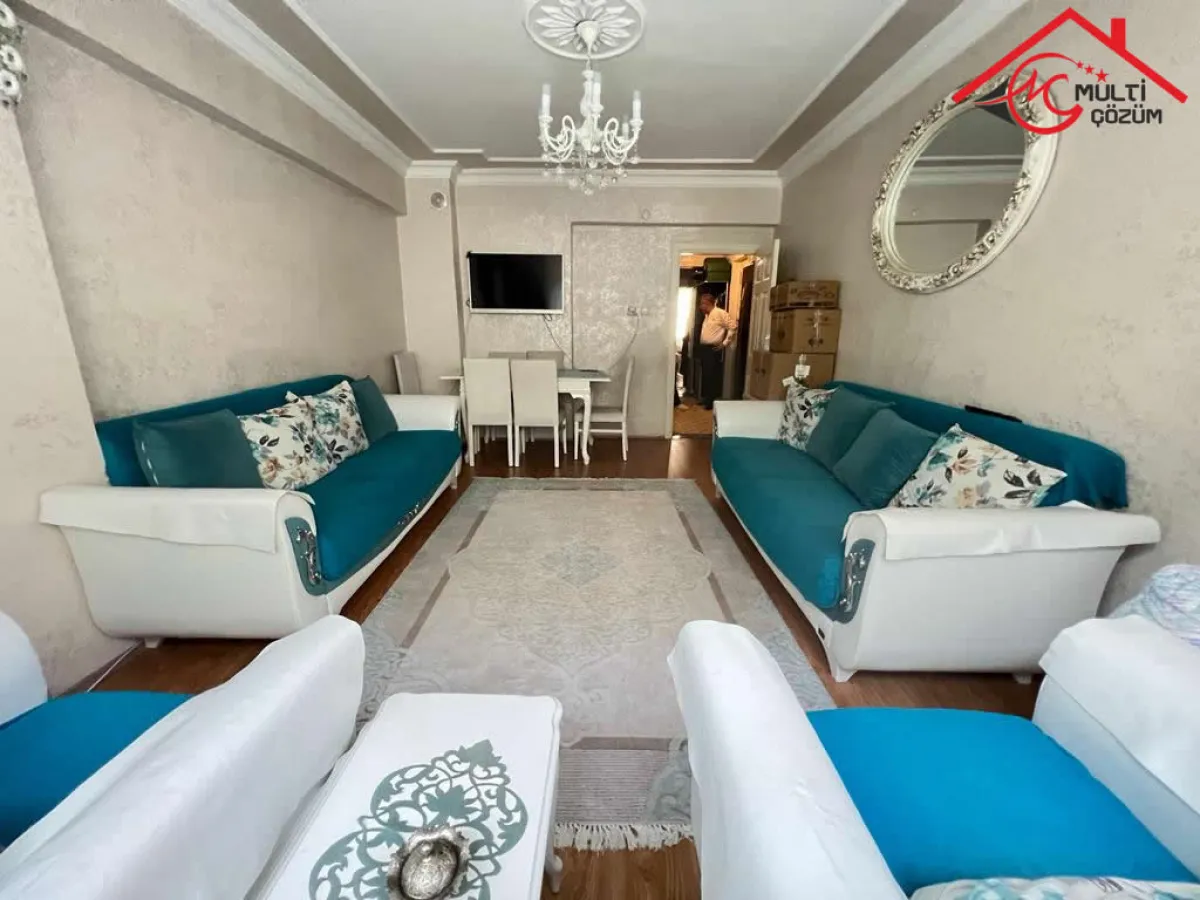 Yenibosna Hürriyet mahallesinde satılık 2+1 daire 13 yaşında - Büyük 3