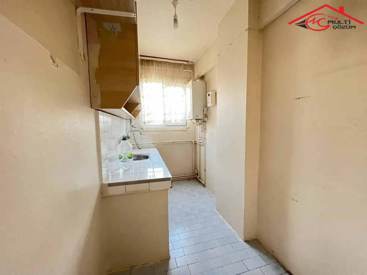 Yenibosna Çobançeşme mahallesinde 2+1 kiralık daire en üst kat - Büyük 15
