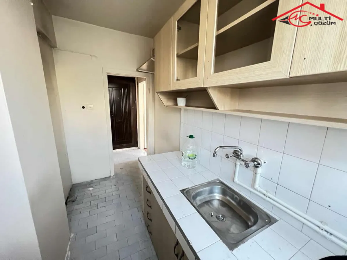 Yenibosna Çobançeşme mahallesinde 2+1 kiralık daire en üst kat - Büyük 17