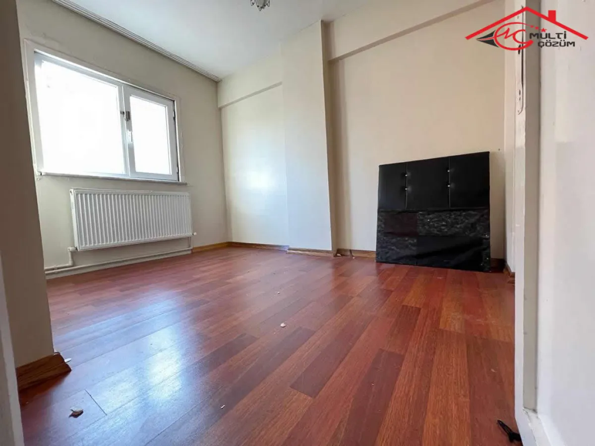 Yenibosna Çobançeşme mahallesinde 2+1 kiralık daire en üst kat - Büyük 5