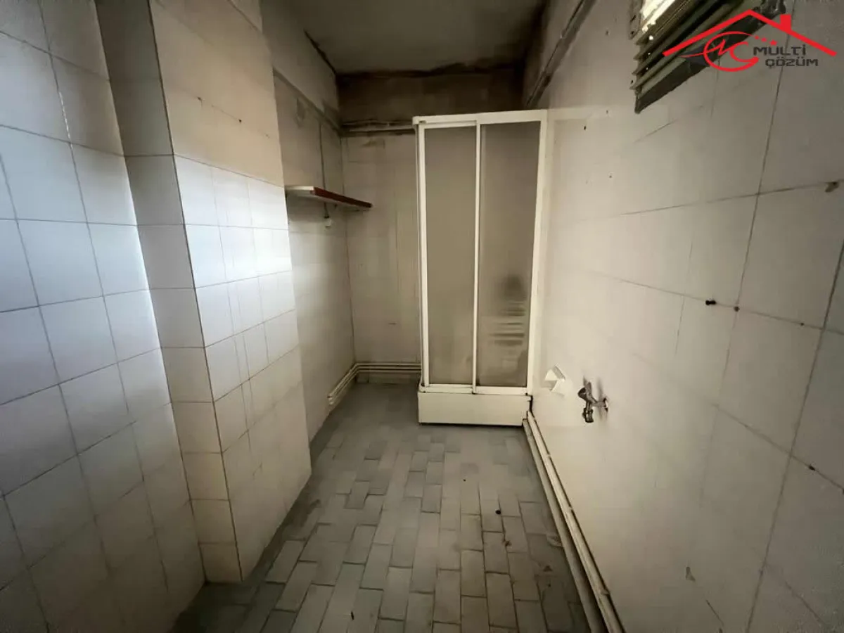 Yenibosna Çobançeşme mahallesinde 2+1 kiralık daire en üst kat - Büyük 9