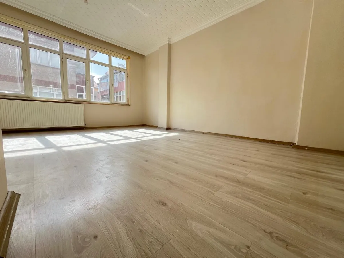 Yenibosna zafer mahallesinde kiralık daire güney cephe